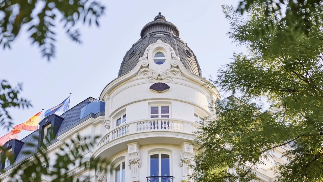 Cinq ans après son inauguration, l’hôtel Cheval Blanc de Bernard Arnault décroche une prestigieuse distinction