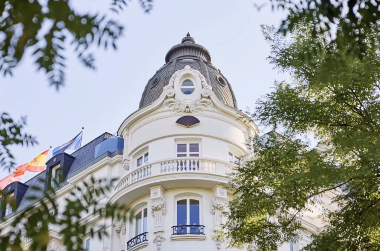 Cinq ans après son inauguration, l’hôtel Cheval Blanc de Bernard Arnault décroche une prestigieuse distinction